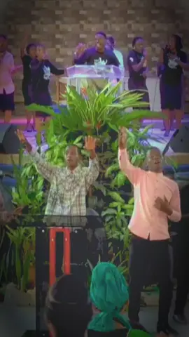 Wabula Yesu mu mikwano gyenina oli mukwano ggwange. #heartofworship #worshipmusic #worshipsong #gospelmusic #gospelsongs  @Kansanga Miracle Centre @Heart of Worship @Heart of Worship 