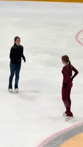 ⛸️⛸️ #twins #ice #ice #skate #iceskatingtiktok 