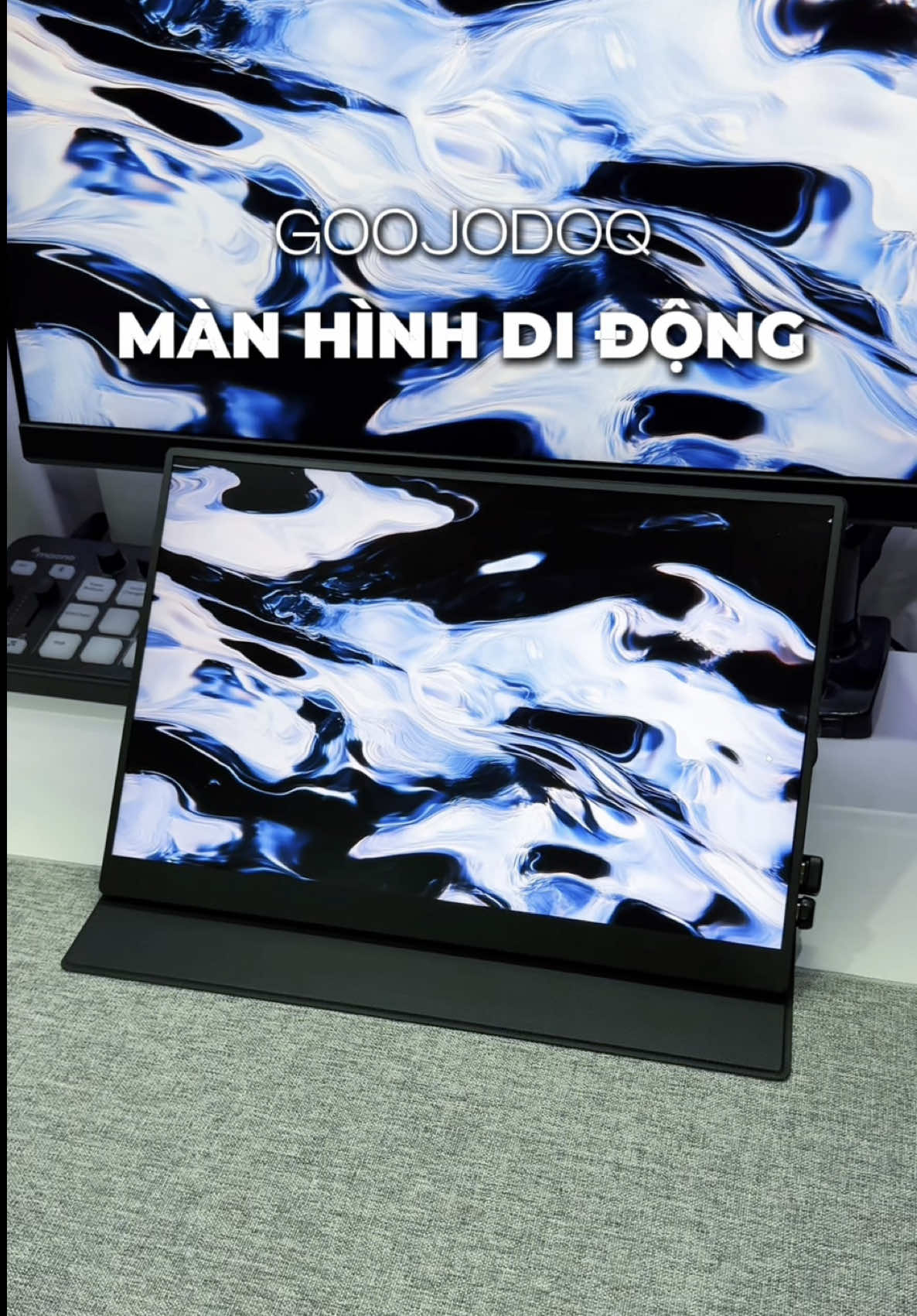 Một món đồ không thể thiếu trong góc decor của anh em, đó là em màn hình di động đến từ nhà Goojodoq. Mình cực thích em màn này do hàng chính hãng nhưng lại rất clean, không có logo to đùng như những em màn khác 😁 #manhinhdidong #manhinhphu #goojodoq #setup #decor 