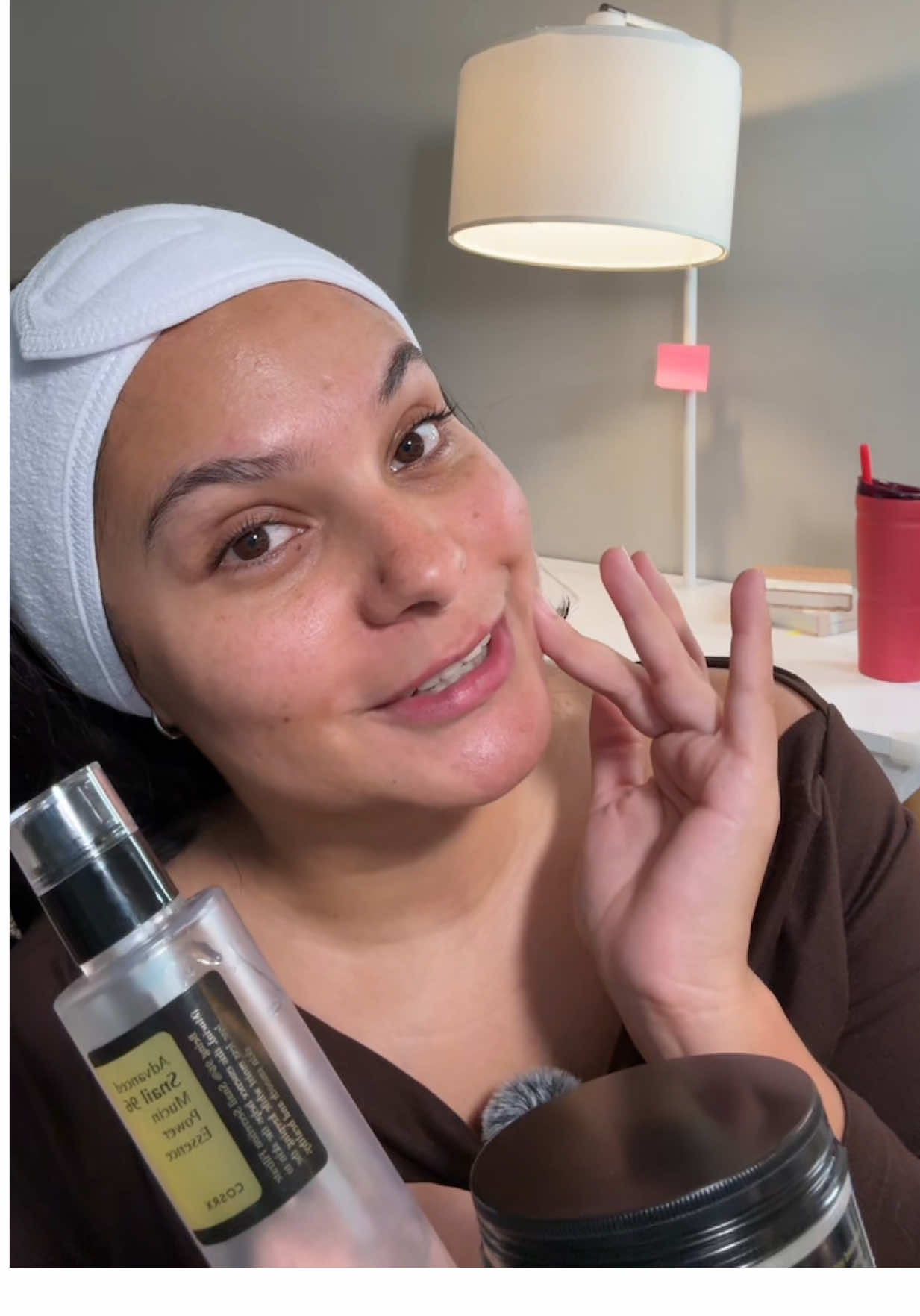 La baba de caracol es un de lo ingredientes más completos en el skincare y esta línea de @COSRX Official lo contiene👌🫶🏽 #skincaretips #babadecaracol #cuidadodelapiel #tiktokcreatorpicks  #momtok 