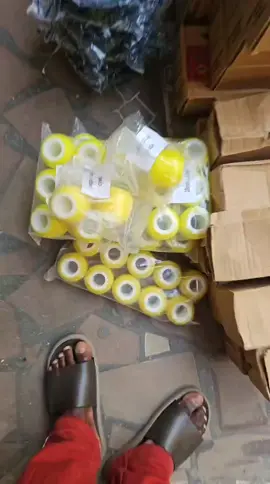 Nous sommes toujours disponibles pour prendre en charge vos commandes. Toutes sortes de pièces de rechange pour camions sont disponibles 