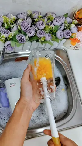 I think every family should have a five-in-one cup brush. The cups for drinking water at home should be cleaned regularly. #cupbrush