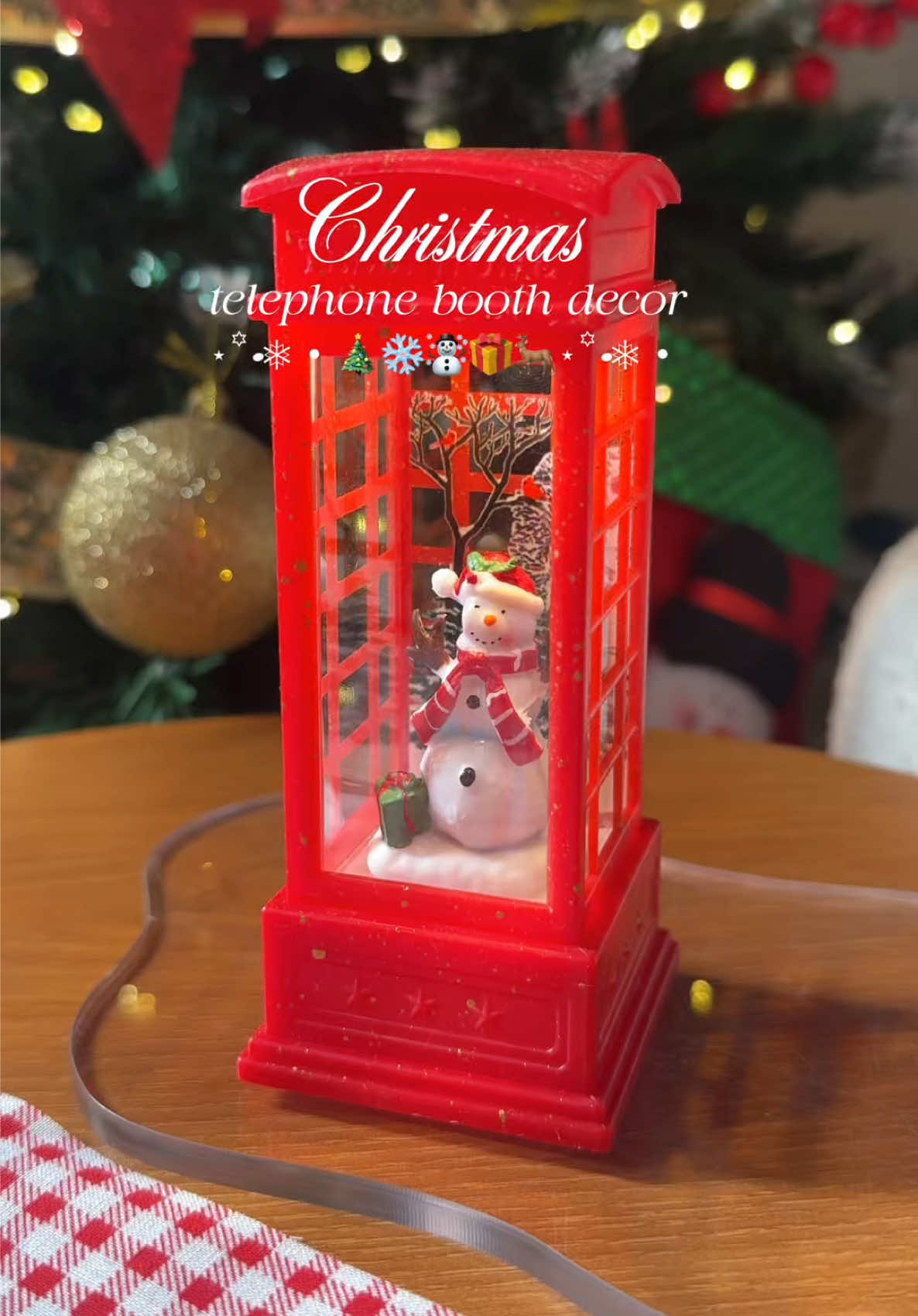 Telephone booth Christmas decor 🎄☃️❄️☎️ #christmasdecor #centerpiece #christmasdisplay #christmasornaments #christmastelephoneboothdecor