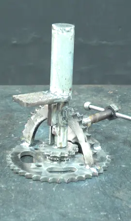 Metal DIY and Crafts Making Easy Transmission Jack #DIY #craft #crafty #metalworking #crafts #DiYer #tooltips #tips #diyer #making #Metal #metalwork #jigs #hack #trick #make #handmadegifts #welder #welding #DIY