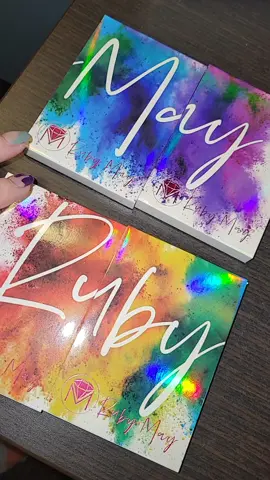 #eyeshadowpalette #eyes #eyeslipsface #eyeshadowpalettes #tiktokshopblackfriday 