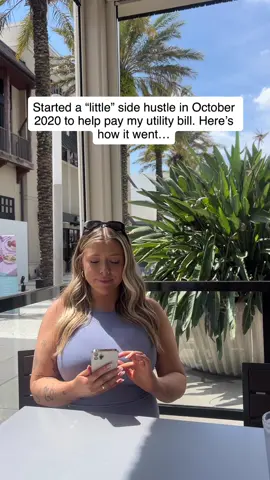 I turned a simple product and turn it into a six-figure brand. The best part about this side hustle? ✨ it’s beginner-friendly ✨ you don’t have to buy inventory ✨ you don’t have to post on social media ✨ you just need a laptop + wifi  ✨ you can scale it FAST! This isn’t digital marketing or sales calls, okay?  This is SO. MUCH. BETTER. Click the 🔗 in my bio for my free beginners guide with 10 products you can start selling asap! 🤍