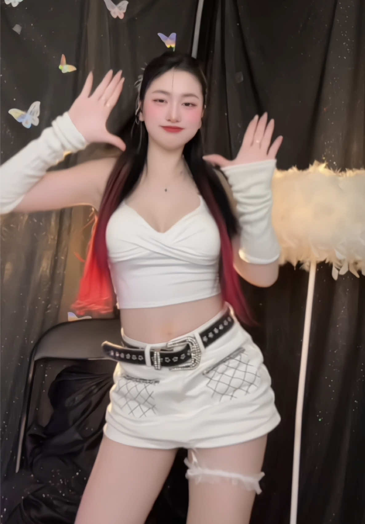 Quẩy trên beat của Vinahouse 💃 #idollive #livedance #dance #nhảy #livenhaytheoquatang 