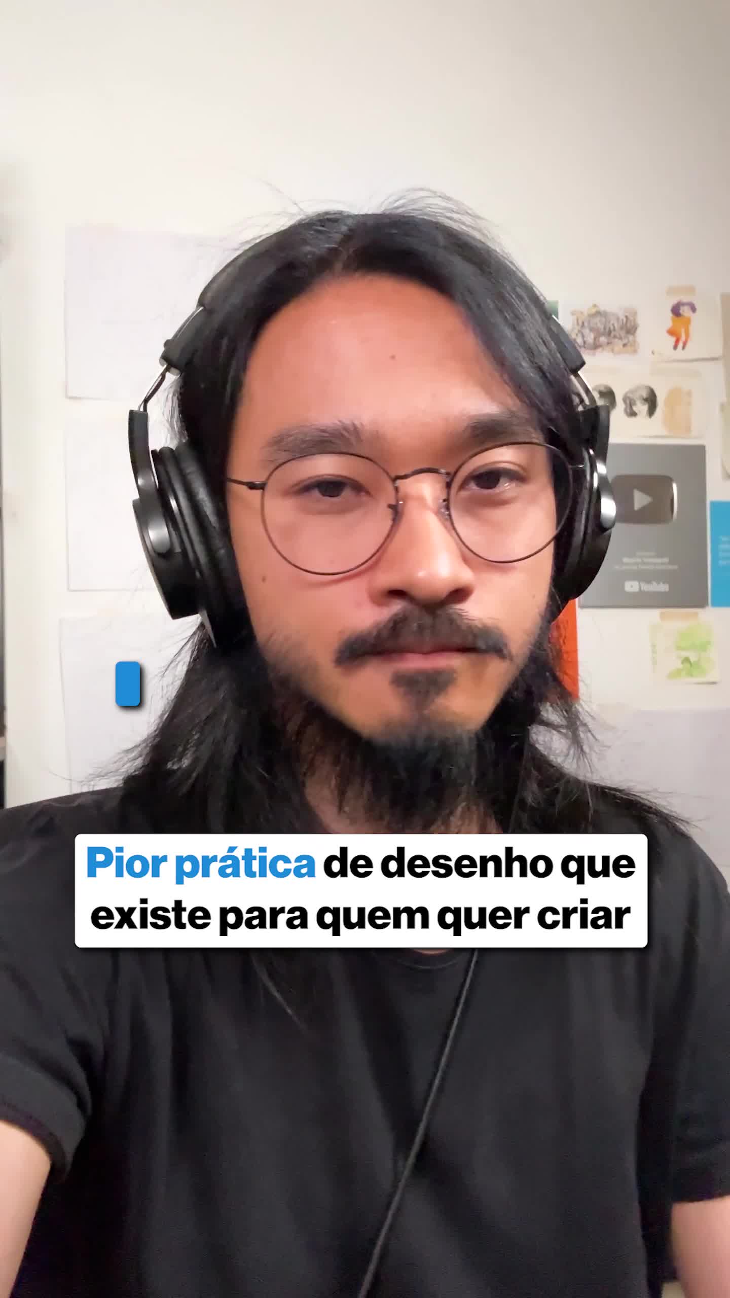 Esse erro vai te custar anos perdidos… “Estudar desenho” a partir de referências aleatórias, apenas copiando traços e buscando fazer a cópia perfeita. Assim você não vai muito longe. Em vez disso, você precisa focar em formas tridimensionais, que vão te ajudar a entender o desenho de construção — a técnica-chave para criar seus próprios desenhos! 🚨 DESENHISTA: se você passou por esse vídeo, me conta aqui nos comentários se você tá estudando ou apenas copiando referências! #estudosdedesenho #tecnicasdedesenho #dicasdedesenho #jornadadoartista #jda #fy