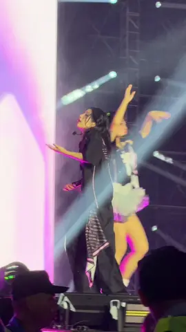 xả hết suộc rồi mà vẫn luỵ concert 🥺 day 3 day 3 day 3 #lyhan #maiquinn #muoii #emxinhsayhiconcert #emxinhsayhi