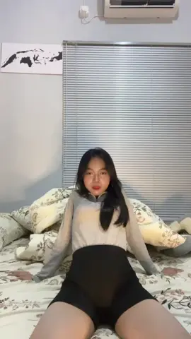 suka lagu nya 😊😊