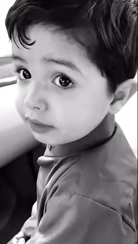 يقول ياقزيع لا تضيعني في نضرات البرائه🥹@قزيع فراج السهلي @فراج قزيع السهلي 