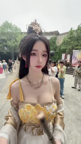 小妹妹一个人吗#小埋姐姐