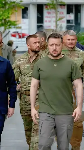 Breaking: internal security crisis hits Kyiv — arrests in president’s guard. Zelensky vows answers. Who can he trust now?#Zelensky #KyivCrisis #Ukrain