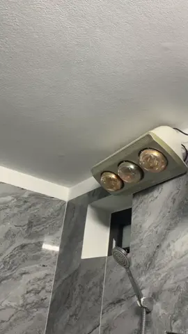 Đèn sưởi nhà tắm,bền,tiết kiệm điện. #densuoi #densuoinhatam #kottmann #xuhuong 