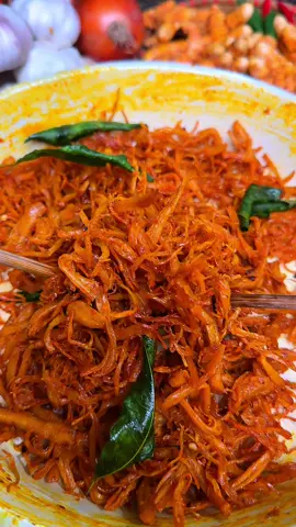 Thời tiết này mà có một đĩa khô gà lá chanh để gia đình ngồi nhâm nhi với nhau thì ngon hết ý@Mai Khàn 97 #sotuopheokhomaikhan #sotuopbokhomaikhan #sotuopkhogalachanh #khogalachanh 