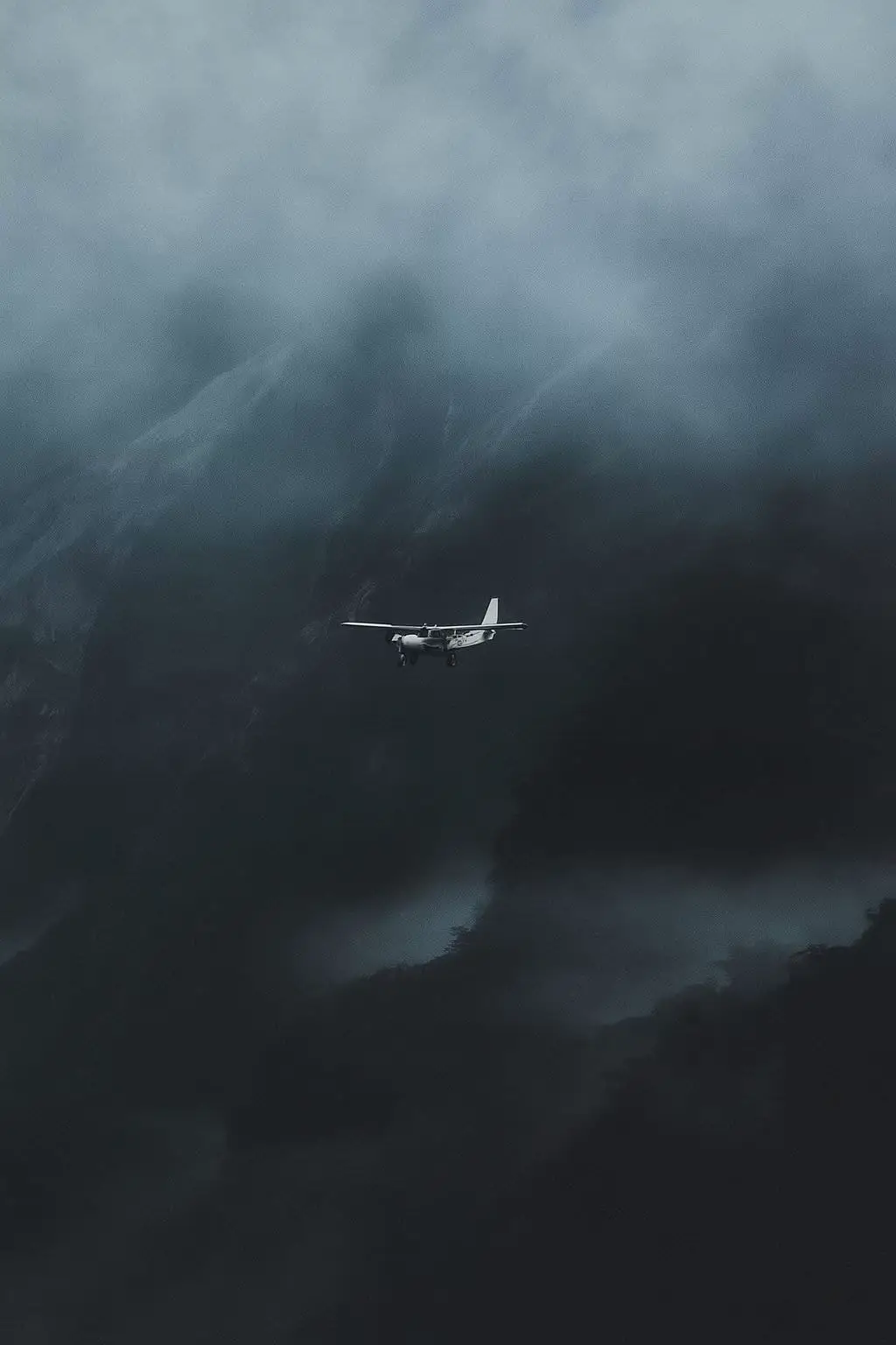 Fii privat, vibe singur, crește în tăcere.🤫