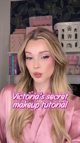 Victoria’s secret Makeup tutorial. 💗 Es el maquillaje definitivo para tener esas vibes de victorias secret. Los productos utilizados son de: @ Roc @S.NATURE  @Rare Beauty  @에스쁘아 espoir  @urban decay  @ColourPop Cosmetics  @Huda Beauty  @Flower Knows Makeup  @Iconic London  @Saie  @Haus Labs  @Westman-Atelier  @Charlotte Tilbury  @Kosas  @Natasha Denona  @Fenty Beauty  @NYX ES @makeupforever  Espero que os haya gustado tanto como a mi este maquillaje de victorias secret 💗 #victoriassecret #victoriassecretmakeup #victoriasecret #makeuptutorials #glammakeup 