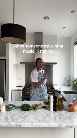 the anthem #musictok #abba #dancingqueen 