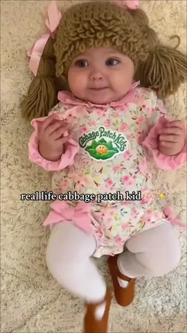 this is your sign to make your baby a real life cabbage patch kid for Halloween 🎃 🩷🎀 the easiest but cutest costume! 