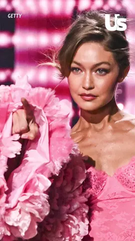 Gigi Hadid, Adriana Lima, Bella Hadid, Candice Swanepoel, Barbara Palvin and more supermodels lit up the runway at Brooklyn’s Steiner Studios for the 2025 Victoria’s Secret Fashion Show. 👼🪽 Tap the link in our bio for the full details of the event. #VSFashionShow #GigiHadid #VictoriaSecret