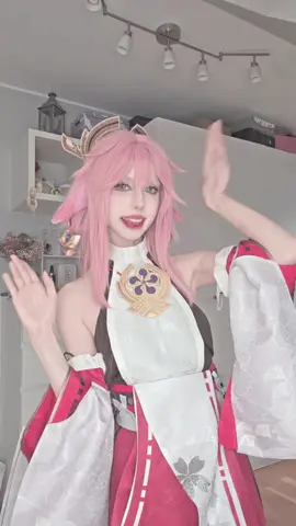 i love this trend  #trending #cosplay #GenshinImpact #yaemiko #fyp 