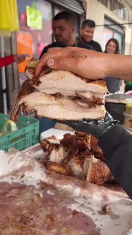 ¿Antojo de Chicharrón? 🐷 ¡Te esperamos todos los sábados y domingos a partir de las 11:00 am! Chicharrón Porkbelly $400 kg cocido Chicharrón Aldilla $400 kg cocido Chicharrón estilo Monterrey $400 kg cocido Chicharrón botanero $35 pieza Quesadillas $8 pieza Guacamole $45 pieza SUCURSAL:  📍Av Emiliano Zapata 302, Col. Emiliano Zapata, Cdad. López Mateos, Edo. Mex. 📲55 48 03 81 79 #porkbelly #chicharrón #san#sanantoniocarnicería 