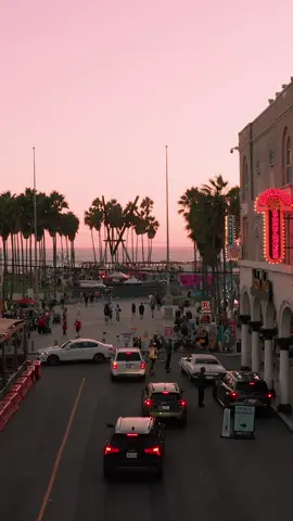 No vibes like Venice beach 🌴🌅🌊 📍Los Angeles, California  #Venicebeach #LA #losangeles #califonria 