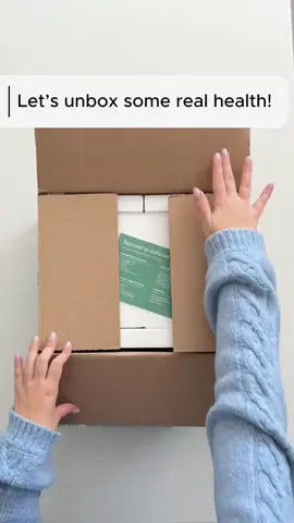 Unboxing ColagenPlus with me!🎁 Colagen 100% natural, bioactiv și gelatinos — exact cum trebuie. Păstrează-l la congelator până în momentul utilizării.🧊 Apoi lasă-l să se decongeleze 24h în frigider, lent și natural. 🥄 Recomandare: 50–70g pe zi, pentru o rutină sănătoasă și echilibru din interior. ✨ #colagennatural #colagenPLUS #colagenbioactiv #colegen