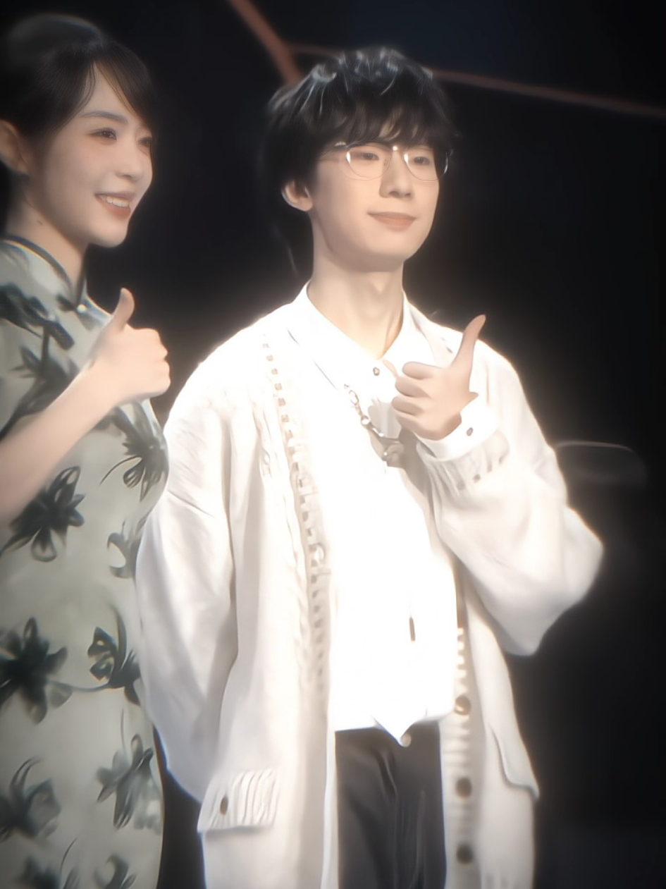 Nhan sắc của hỗ trợ đầu tiên mang về cúp Worlds cho LPL năm ấy 😭 🫢                                                                                              #Baolan #LPL #W25