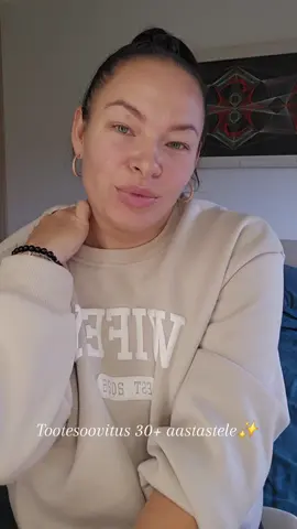 Siit on võimalik tellida: https://ksisters.ee/product/tony-moly-wonder-ceramide-mocchi-toner Ja see naisterahvas on @Ashley S Mixon ,kes annab head nõu naha eest hoolitsemise osas. #skincare #beauty 