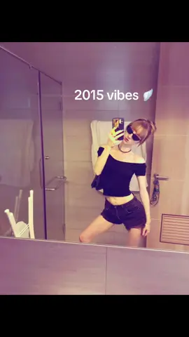 2015 vibes  #OOTD #tumblr #outfitinspo #allblackoutfit 