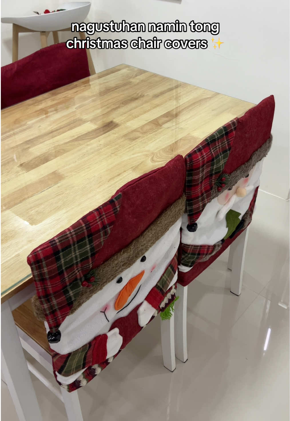 pati mga upuan dapat may christmas decor din #chaircover #christmaschaircovers 
