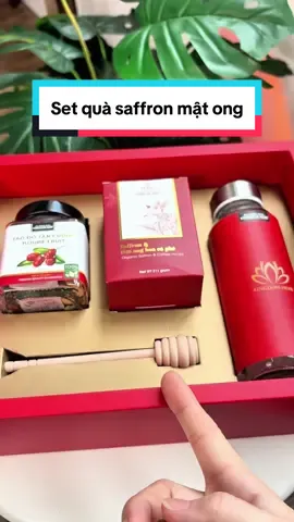 Sắp đến mấy ngày lễ tết rồi, nếu bạn đang muốn lấy lòng ai đó thì tham khảo set quà này nhé #saffron #quatangme #quatangmechong #quatangcogiao #qua20thang10 #qua20thang11