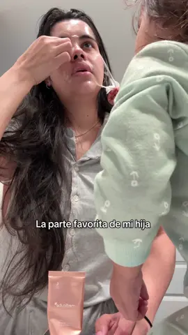 Mascarilla de colageno, duermo toda la noche con ella. Medicube 