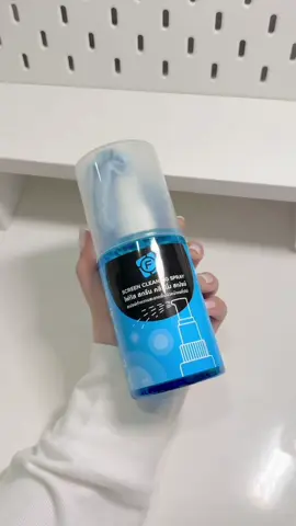 เช็ดได้หมดเลย จบครบ ในขวดเดียว แถมมีผ้ามาให้ เช็ดจอได้ดีมาก ลายนิ้วมือหายหมด🫶🏻🌊💦 #เช็ดหน้าจอมือถือ #ชุดทําความสะอาดมือถือ #เช็ดหน้าจอ #รีวิวของดีบอกต่อ #fypシ゚ 