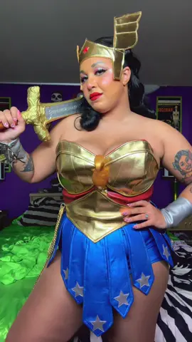 I just love being herrrrr #wonderwoman #dccomics #cosplay 