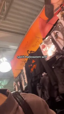 couldn’t even pay attention to what I was looking at #spirithalloween 