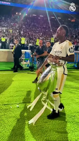 fans football#footballtiktok #halamadrid #cebration #fyp #championsleague 