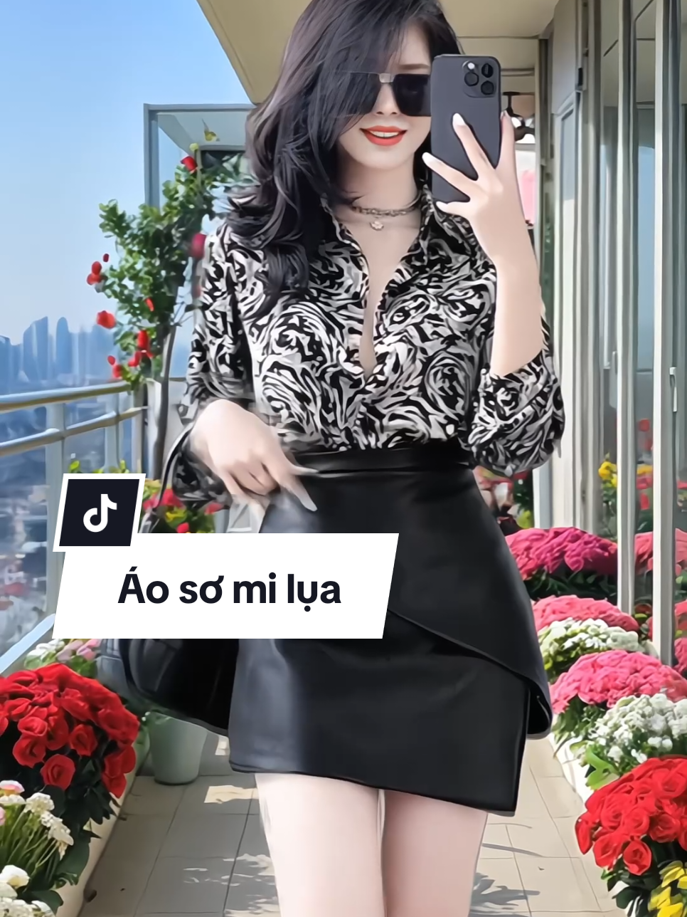 Áo sơ mi lụa nữ dài tay, họa tiết hoa trà nền đen sang chảnh, chất lụa cao cấp thoải mái dễ chịu khi mặc #aosomiluanu #aosominu #aosomidaitay #aosomisangchanh #xuhuong 