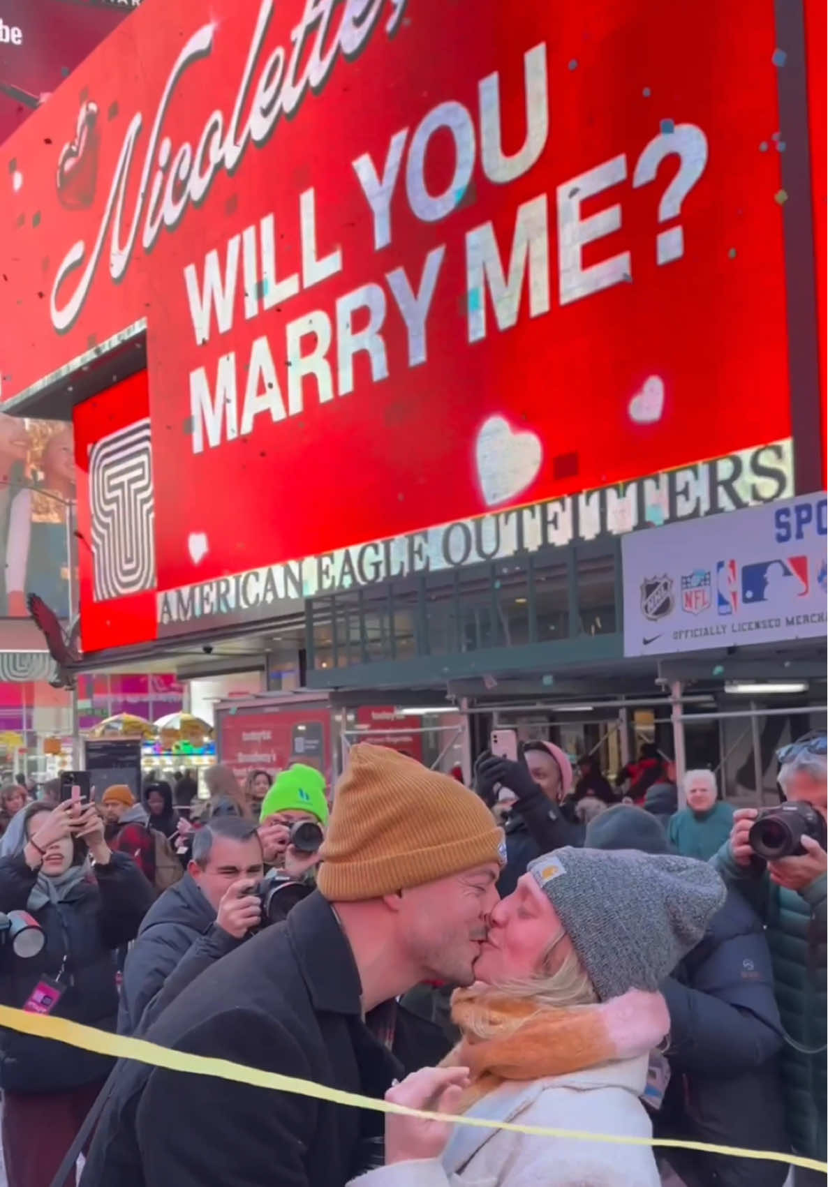 Fall in love again and again 💞 Calling all love birds! Love is in the air EARLY in Times Square 💍🌟 Enter for a chance to get married in Times Square or propose with a surprise message on the iconic screens, register early for the Vow Renewal Ceremony for Love in Times Square this Valentine’s Day! ❤️ tsq.org/love  #TimesSquare #NYC #NYCLoveStory #LoveStory #Love  