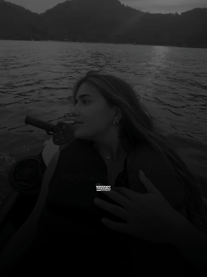 Ela sabe que tem o poder e faz valer quando me ver...  . #vulgofk #status  #xama #jetski #foryoupage 