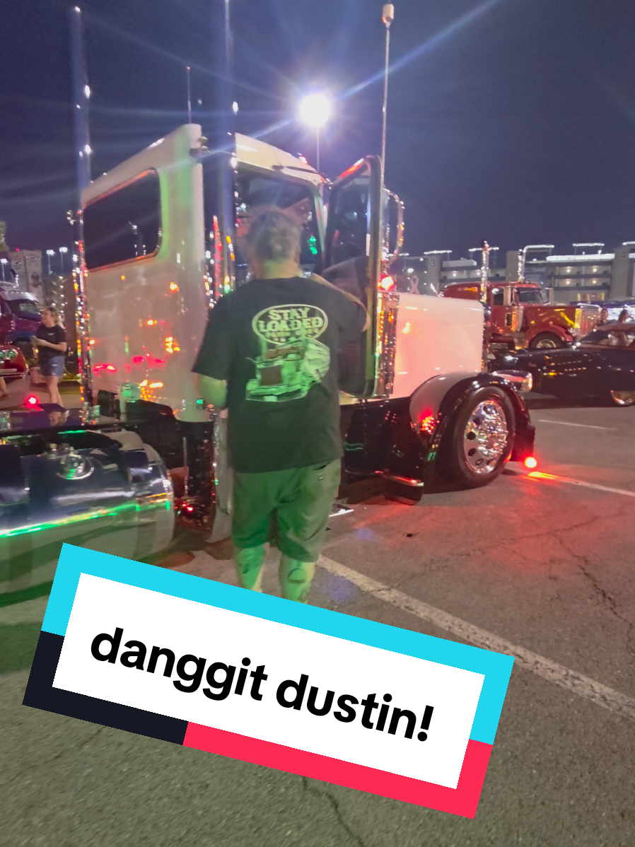 one of the baddest little single screws on the west coast. #peterbilt #haytruck #lasvegas #truckertok 