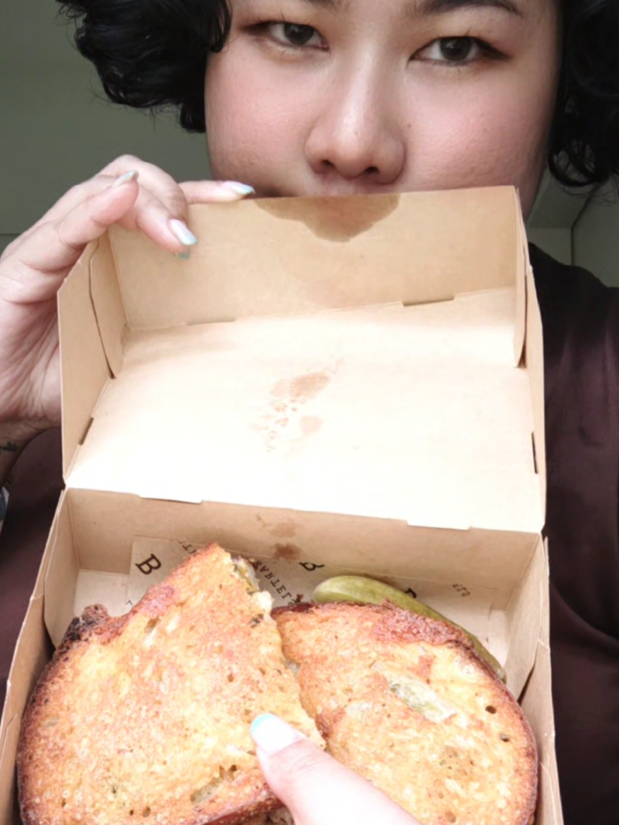 I'm addicted to crunchiness and jalapeno #asmr #mukbang #eating #ziselisafoodie #tunamelt 
