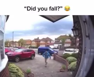 #ringdoorbell #falling #fail #funny 