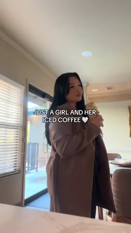 Happy Thursday! Almost the weekend!!❣️ You got this mama!! 😘  #workmode #fyp #icedcoffee 