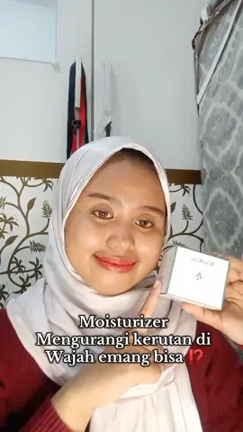 Solusi muka lembab & Mengurangi kerutan di wajah aku pakai Moisturizer centela asiatica dari @kisskitty.indonesia Teskturnya ringan,lembut cepat meresap ke kulit  Yuk cobain sebelum kehabisan 😭🥰  #kisskittyofficial #moisturizerviral #glowskincare #centellaasiatica #nightcream 