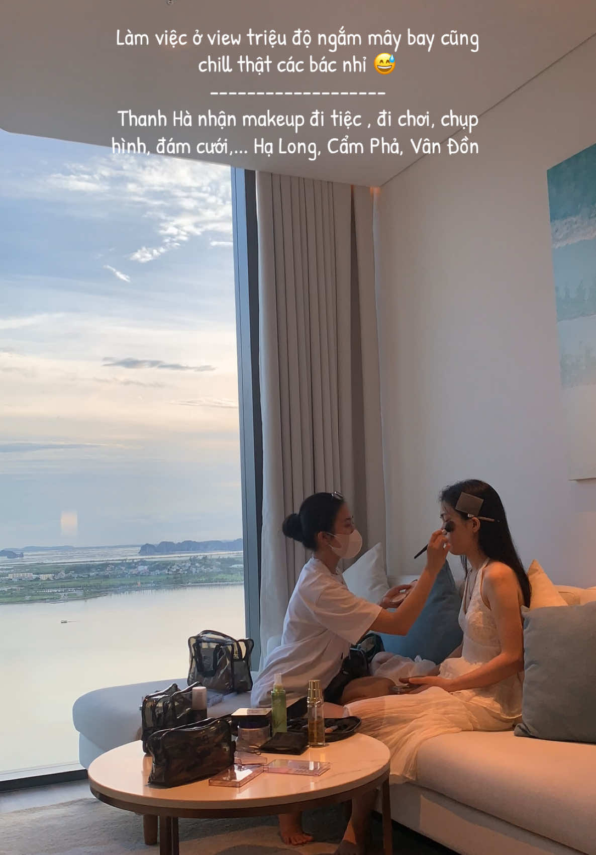 Toàn bộ khách sạn lớn nhỏ ở Hạ Long đều có dấu chân của em Hà rồi các bác ạ, các bác cần makeup xinh đẹp cứ nổ địa chỉ em phi tới thay đầu cho các bác lun nha 😁 #thanhhamakeup💄💄 #makeuphalong #photophonehalong #chupanhhalong #xuhuong 