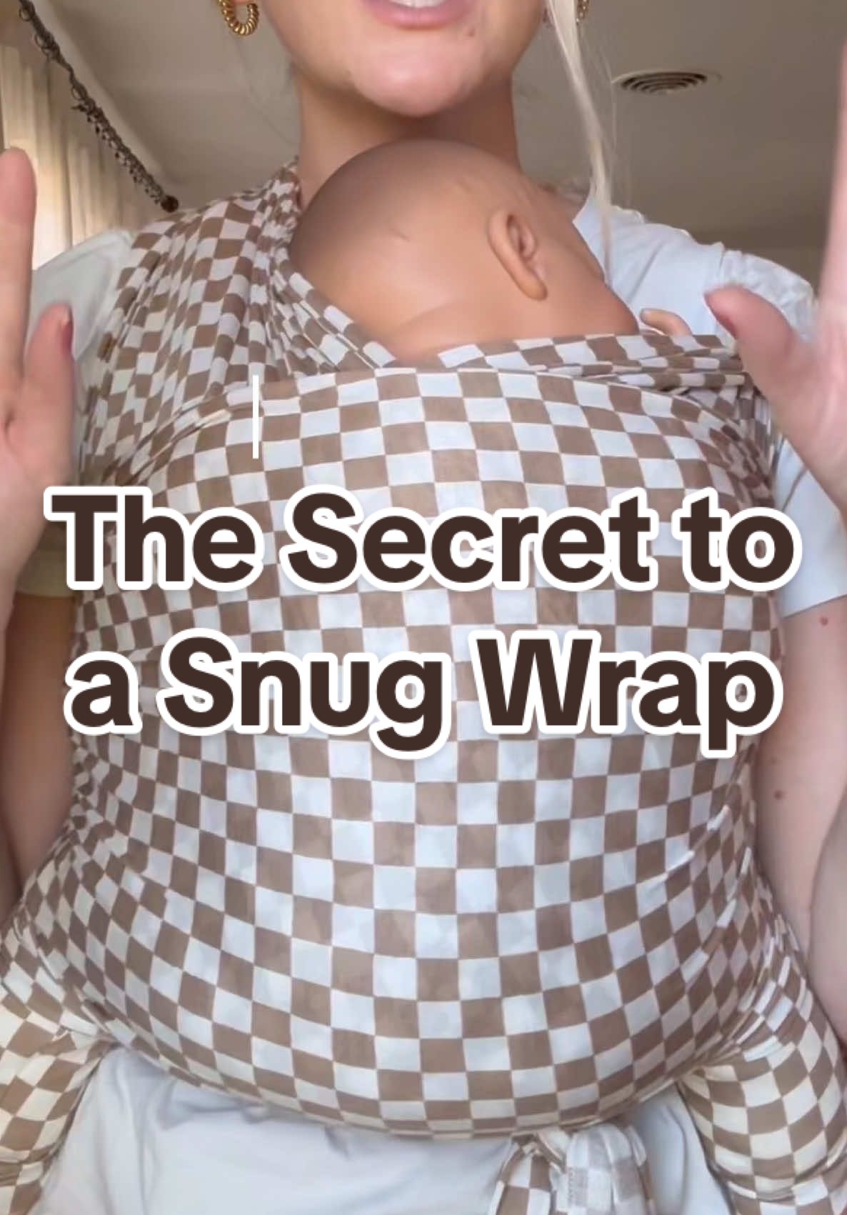 ✨ The secret to ensuring your wrap doesn’t loosen or sag over time? Check for these three things: 1. Make sure it’s tight enough to big with. You want it to feel like you’re wearing a swimsuit top over your clothing before you place baby in. 2. Check that it’s equally snug—there shouldn’t be any sections that are tighter or looser than others.  3. Tie your double knot at your natural waist, not down at your hips. This will prevent baby from sinking down too low over time. Remember, you want baby to be high enough on your body that you can easily bend your head to kiss their forehead!  Want feedback on your wrap fit? DM us a photo or book a consultation with our babywearing educator anytime. We’re here so you feel cozy, confident, and connected. 🤍