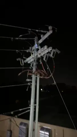 Well what do you do now?? #linelife⚡️ #lineman #viral #fypシ #bluecollar 