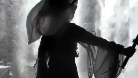 高嗨閃貴KTV光文案版直接屌打-錢櫃-好樂迪。